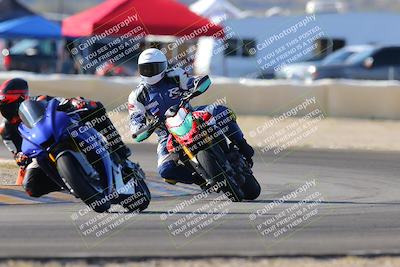 media/Dec-18-2022-SoCal Trackdays (Sun) [[8099a50955]]/Turn 2 (950am)/